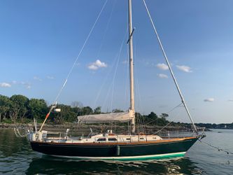 42' Hinckley 1982 Yacht For Sale